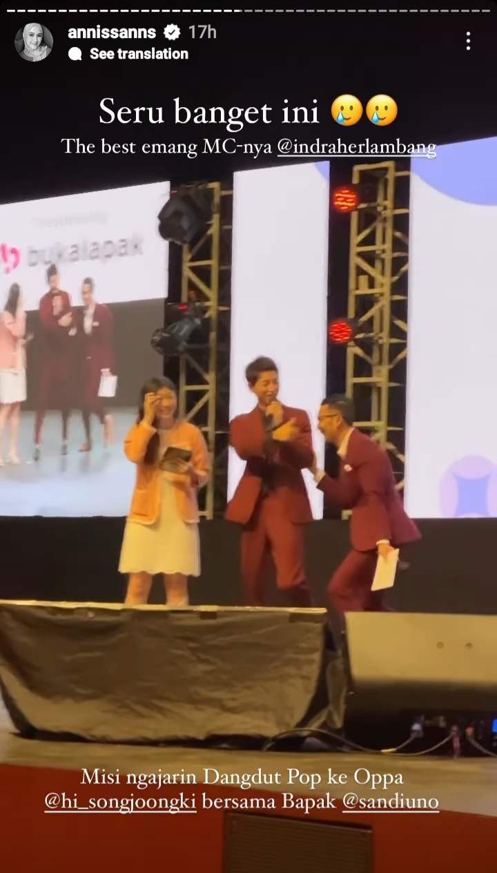momen akrab Song Joong-Ki dan Indra Herlambang © berbagai sumber momen akrab Song Joong-Ki dan Indra Herlambang © berbagai sumber