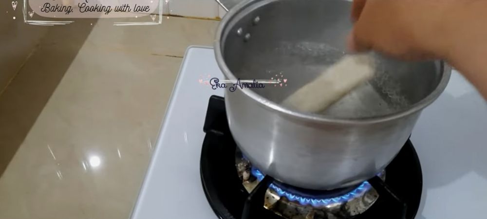 5 Trik mengolah pempek beku agar tetap kenyal, jangan langsung goreng