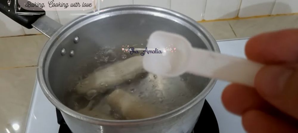 5 Trik mengolah pempek beku agar tetap kenyal, jangan langsung goreng