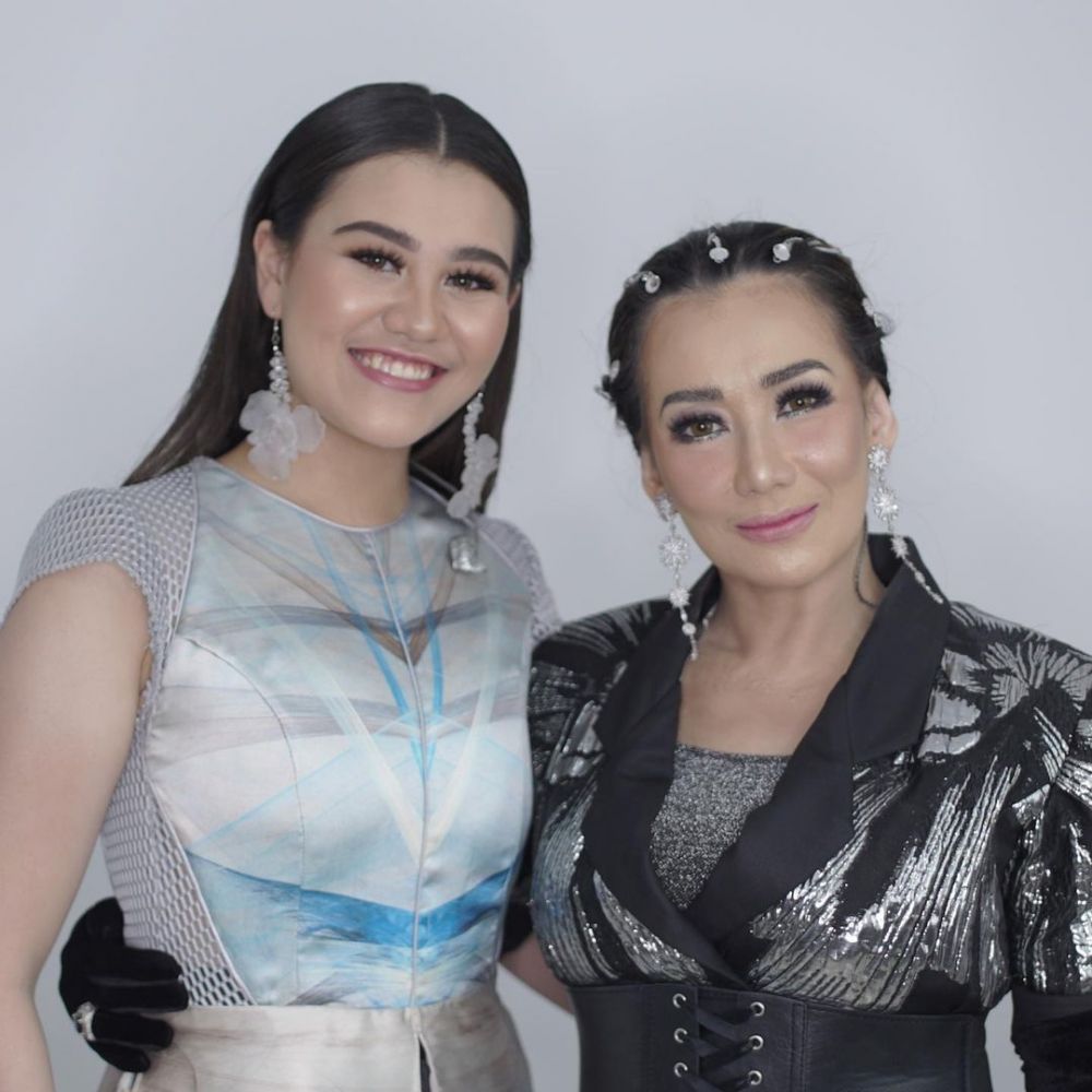 ibu dan anak jadi penyanyi © 2022 brilio.net