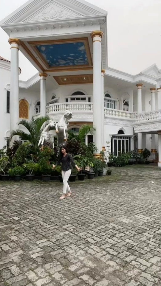 rumah bekas syuting sinetron inayah © TikTok rumah bekas syuting sinetron inayah © TikTok