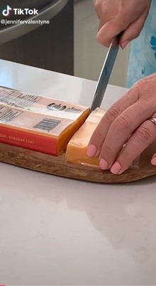 Tanpa plastik tambahan, ini trik simpan keju agar terjaga kualitasnya