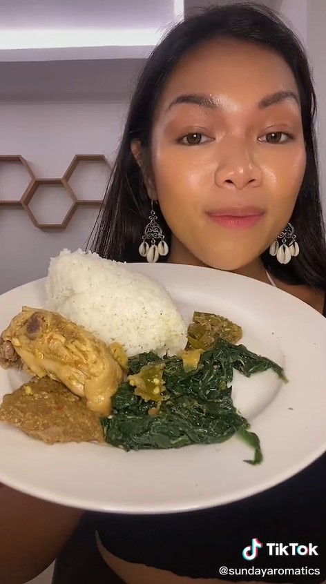 Trik makan nasi Padang saat diet, lebih bernutrisi dan rendah kalori