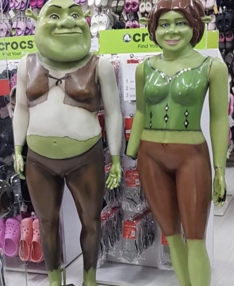 Patung Shrek Berbagai sumber Patung Shrek Berbagai sumber