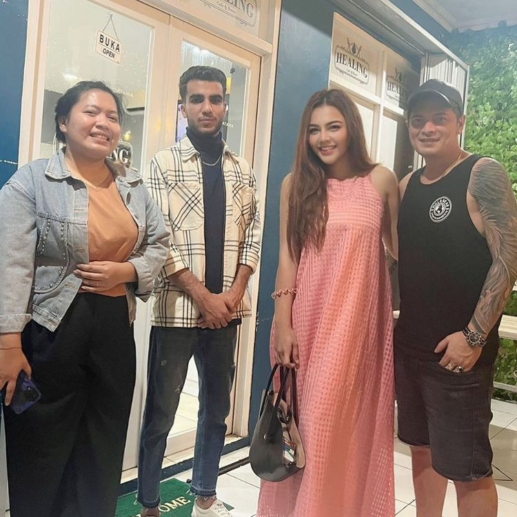 Rizky Nabila dan suami mesra © berbagai sumber