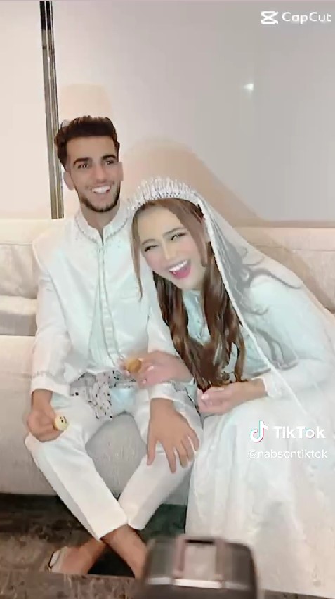 Rizky Nabila dan suami mesra © berbagai sumber