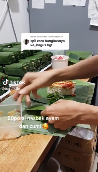 Cara membungkus nasi bakar agar rapi, simpel dan isinya padat