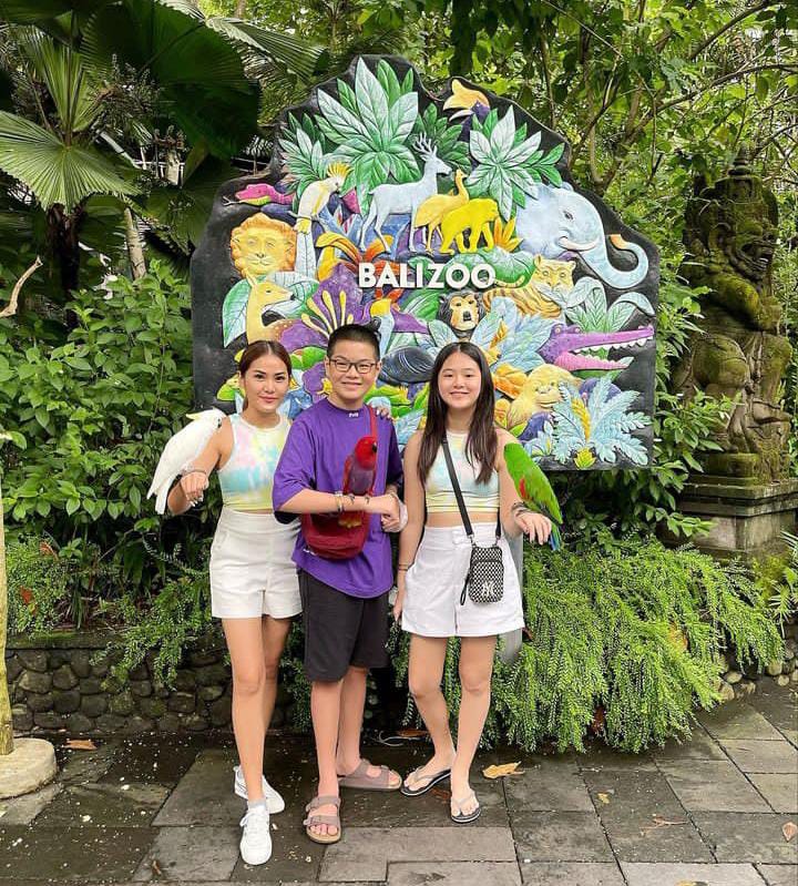 Cerai dari Vincent Raditya karena pelakor, 9 potret terbaru Vegen Acni berbagai sumber Cerai dari Vincent Raditya karena pelakor, 9 potret terbaru Vegen Acni berbagai sumber