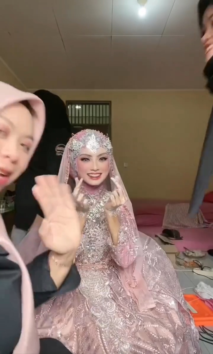 Manten wanita bobot 33 kg dimakeover lebih berisi, hasil menakjubkan berbagai sumber