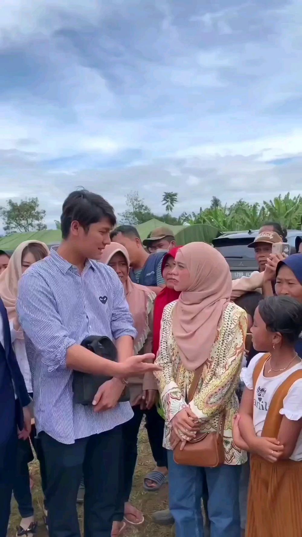 Lesty-Billar hibur korban gempa Cianjur © berbagai sumber Lesty-Billar hibur korban gempa Cianjur © berbagai sumber