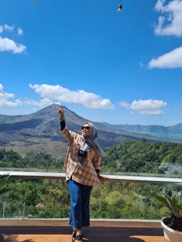 Myrna Yuanita istri Dik Doank Instagram