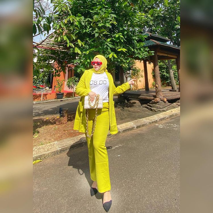 OOTD Shelvie Hana istri Daus Mini © Instagram/@firdaushelvie91