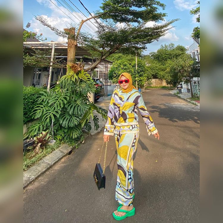 OOTD Shelvie Hana istri Daus Mini © Instagram/@firdaushelvie91