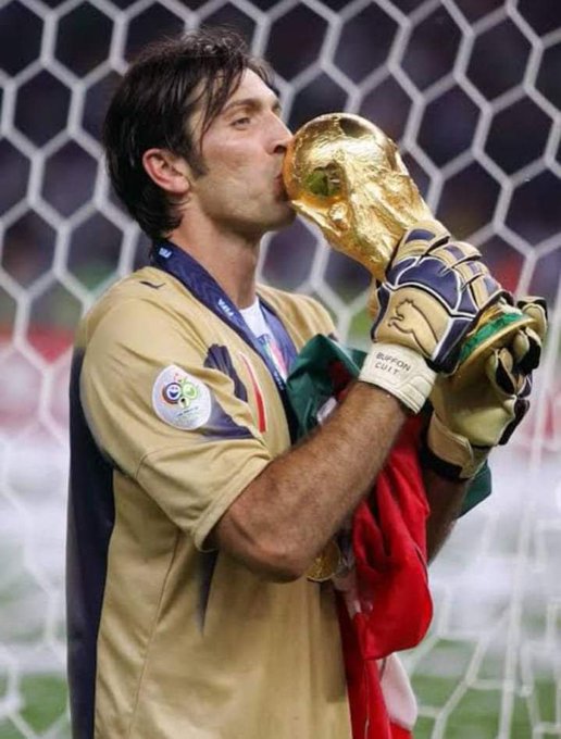 7 Aksi penyelamatan hebat di Piala Dunia, Buffon dijuluki Superman