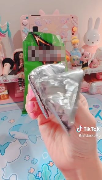 Cara makan snack ini tak biasa, bikin tangan nggak bakal kotor