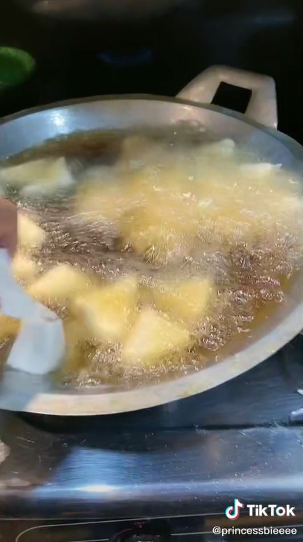 Trik goreng tahu agar berkulit dan tak pecah saat diisi adonan bakso