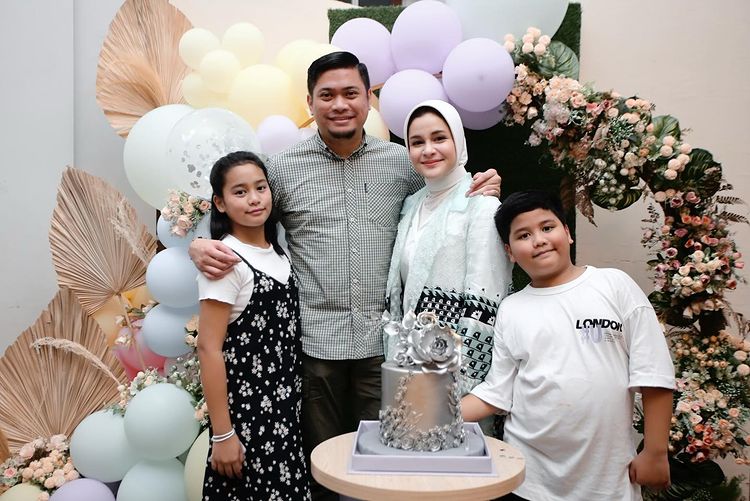 Jebolan Indonesian Idol jadi istri bupati, intip 11 transformasinya