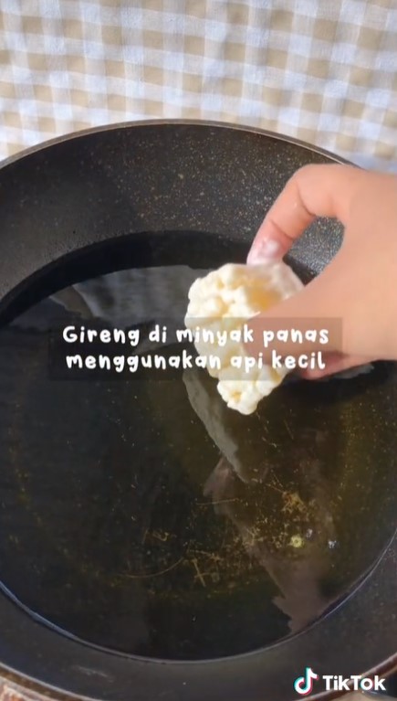 5 Trik bikin kentang krispi bisa mekar sempurna saat digoreng