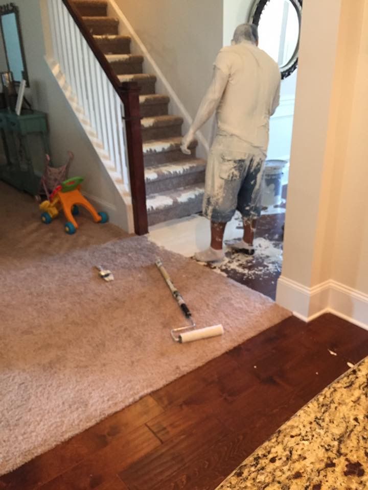 bapak-bapak perbaiki rumah © berbagai sumber bapak-bapak perbaiki rumah © berbagai sumber