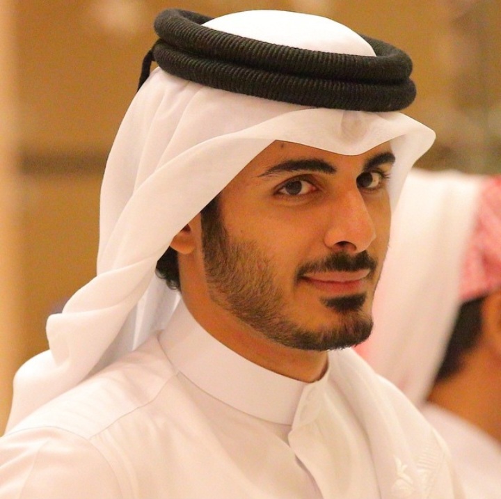 Tampan & hidup mewah, 9 potret Sheikh Khalifa bin Hamad pangeran Qatar
