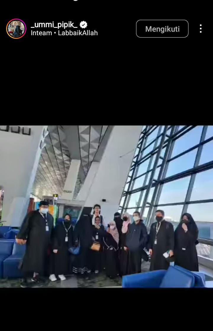 penampilan Abidzar saat umrah © 2022 brilio.net