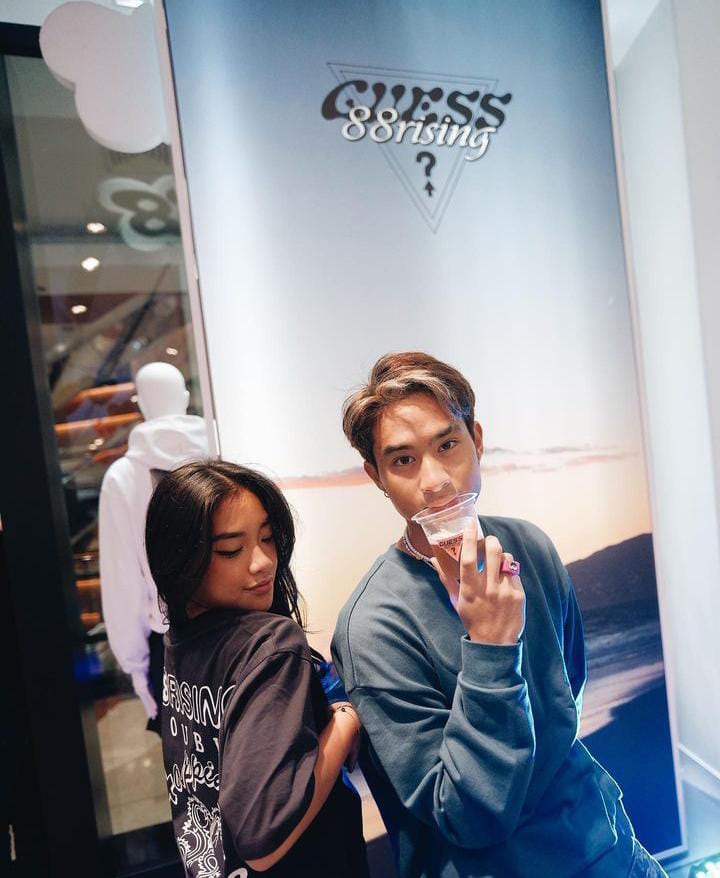 Potret Devano dan kekasih baru berbagai sumber Potret Devano dan kekasih baru berbagai sumber