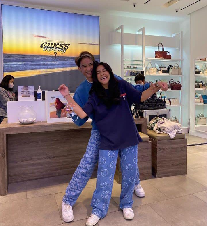 Potret Devano dan kekasih baru berbagai sumber Potret Devano dan kekasih baru berbagai sumber