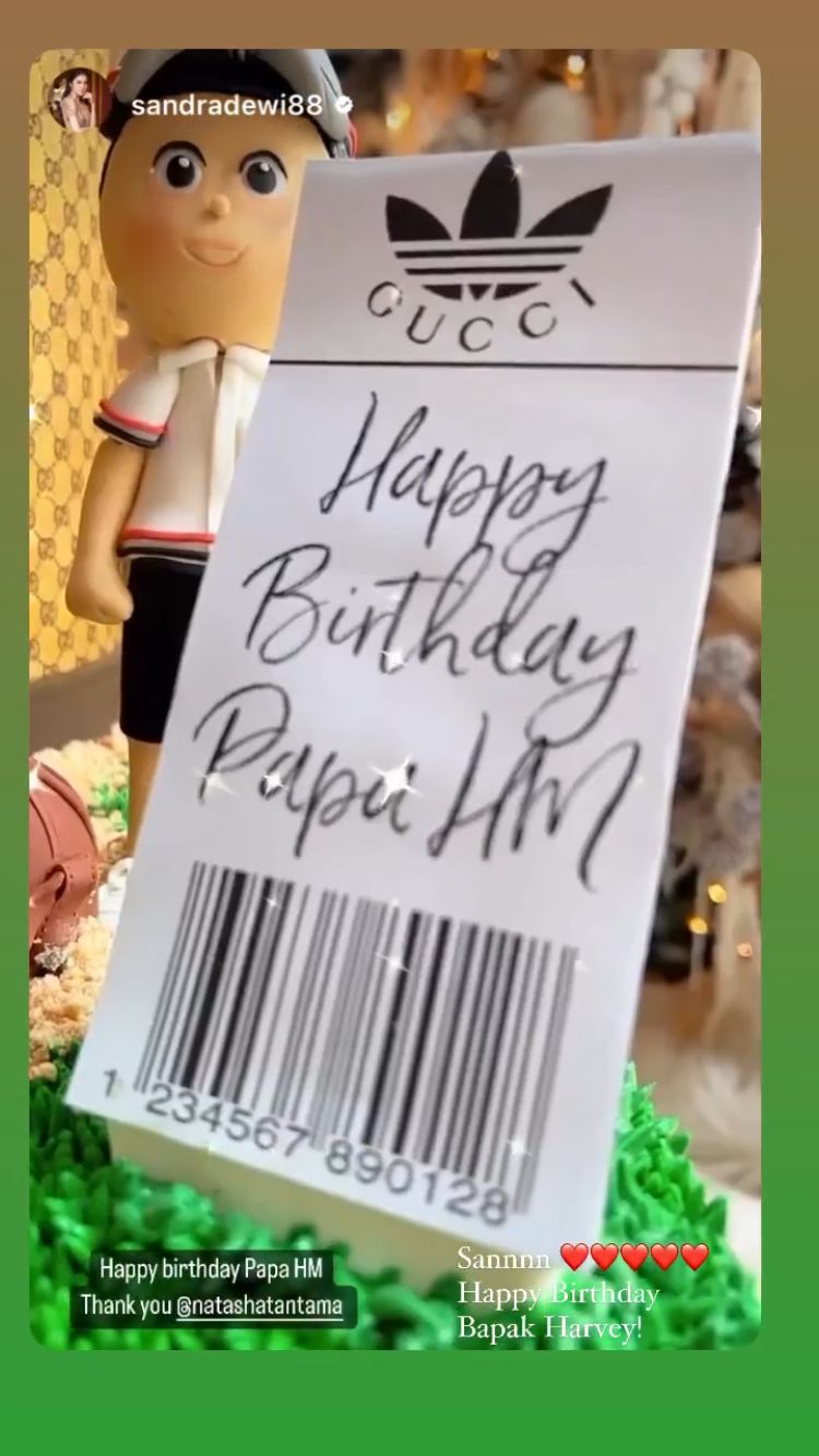 7 Potret detail kue ultah Harvey suami Sandra Dewi, usung tema golf