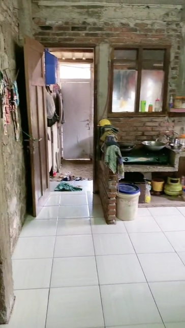 rumah 'bawah tanah' luas © TikTok