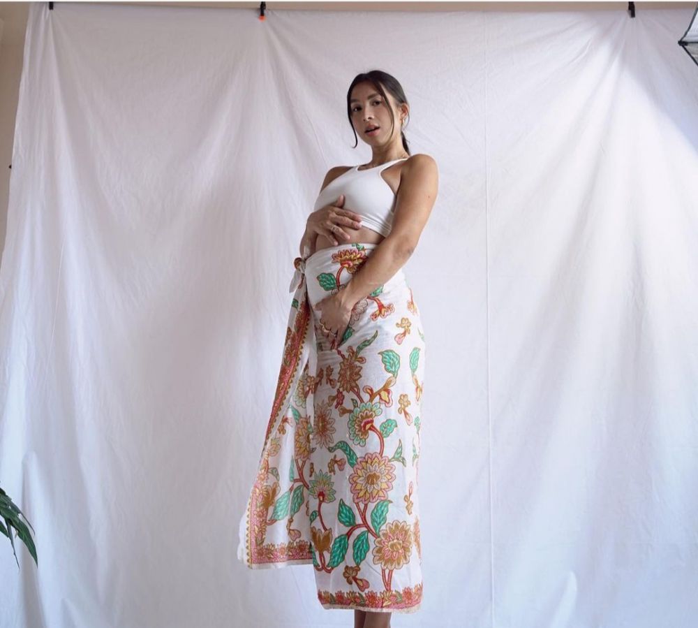 Jennifer Bachdim pamer baby bump anak keempat berbagai sumber Jennifer Bachdim pamer baby bump anak keempat berbagai sumber