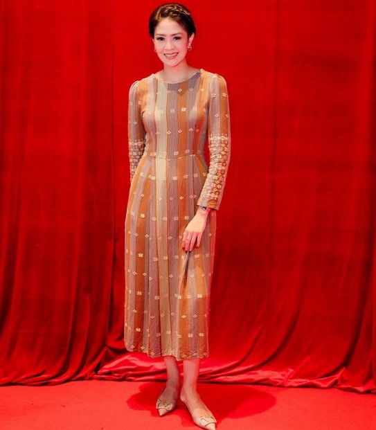 pesona Pricillia Pullunggono istri Lukman Sardi © 2022 Instagram 