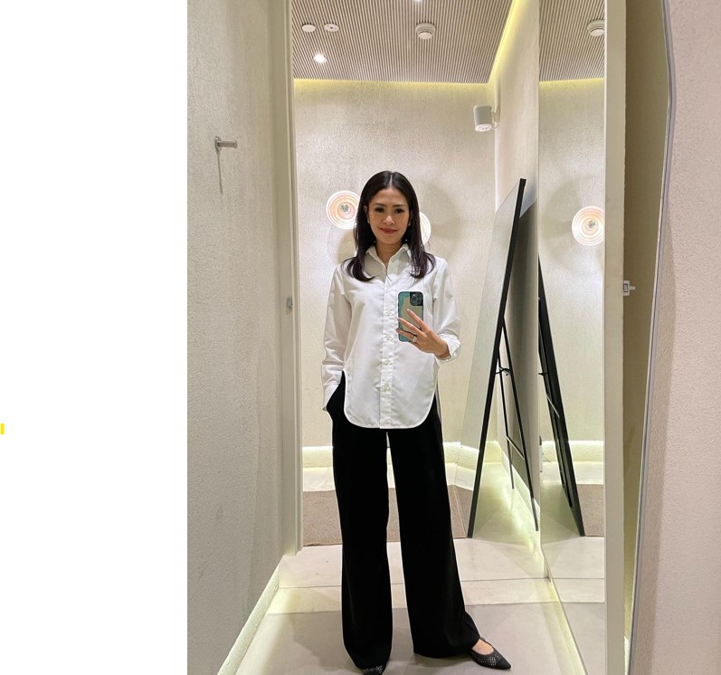 pesona Pricillia Pullunggono istri Lukman Sardi © 2022 Instagram 