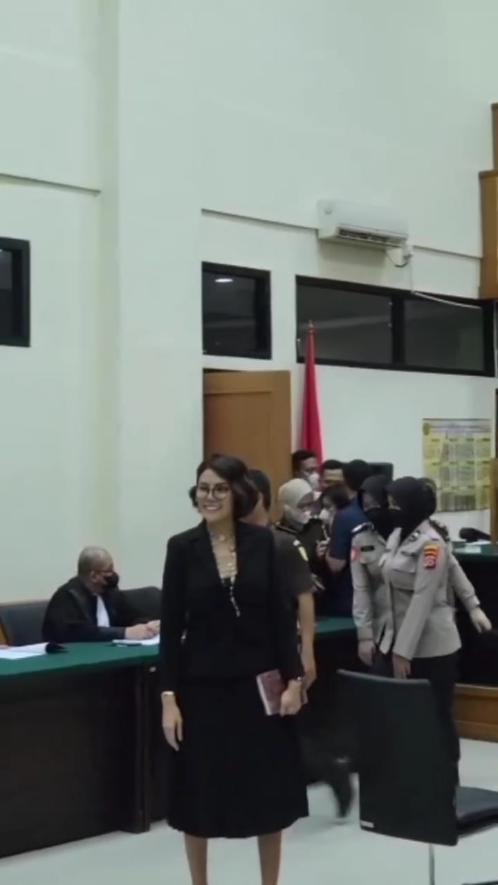 potret nikita jalani sidang disorot © instagram