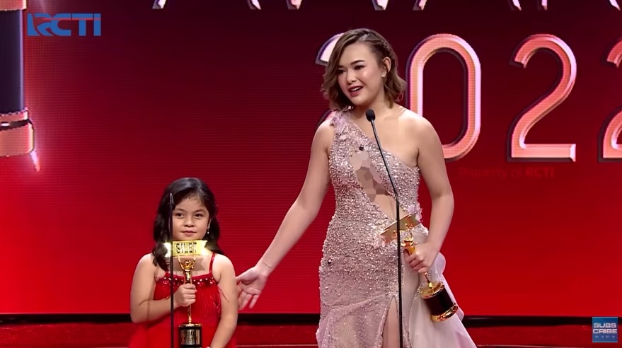 Amanda Manopo di Silet Awards © berbagai sumber