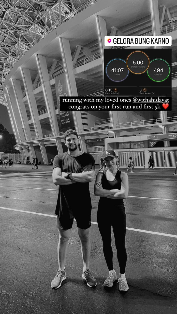 potret stuart collin pamer kekasih baru © instagram