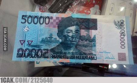 gambar uang palsu © berbagai sumber