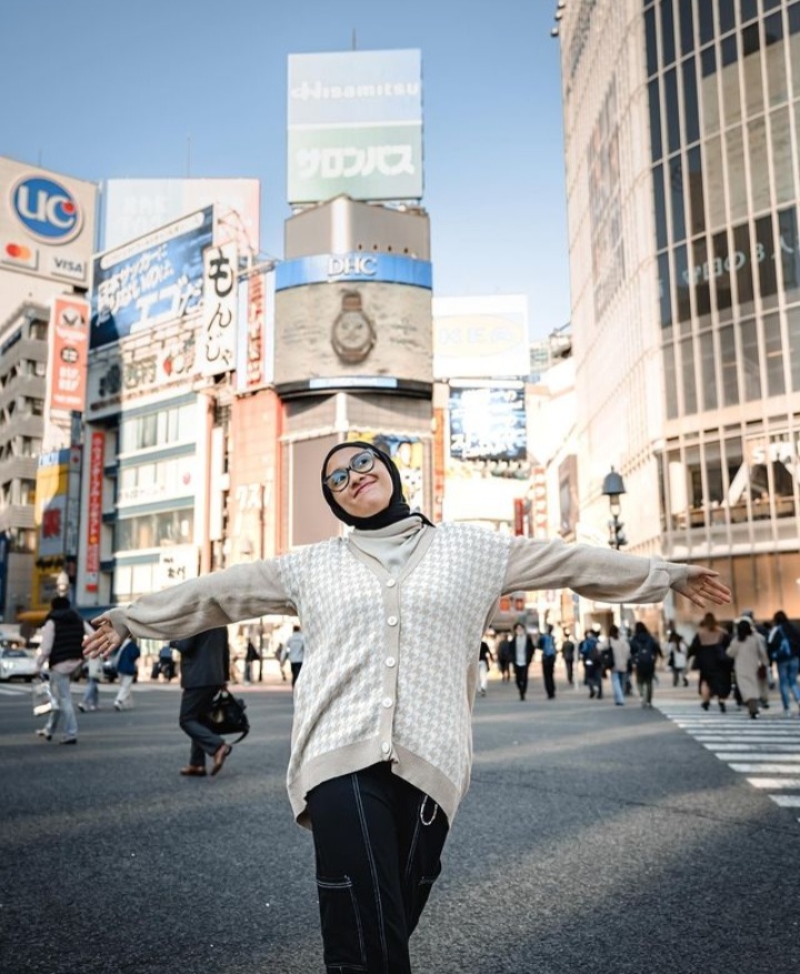 Syanindita Trasysty berbagai sumber