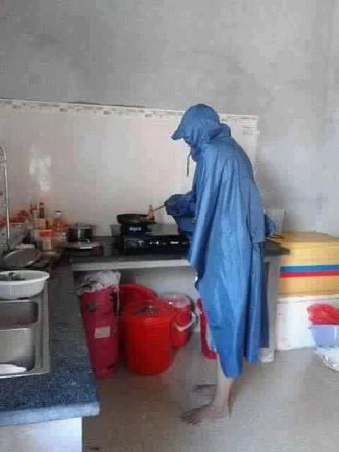 orang takut kena cipratan minyak  © 2022 brilio.net