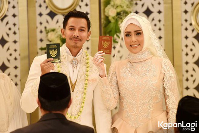 pernikahan kedua aktris © berbagai sumber pernikahan kedua aktris © berbagai sumber