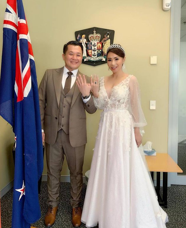 pernikahan kedua aktris © berbagai sumber