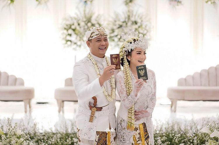 pernikahan kedua aktris © berbagai sumber