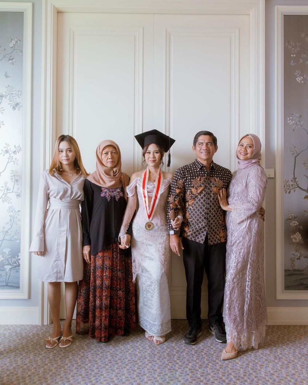 Momen wisuda Nadin Amizah © 2022 berbagai sumber