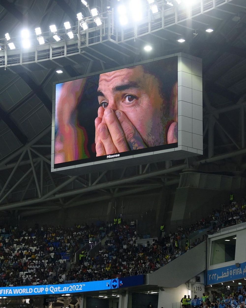 Tak kuasa menahan tangis, momen sedih Luis Suarez gugur lebih cepat di Piala Dunia terakhirnya