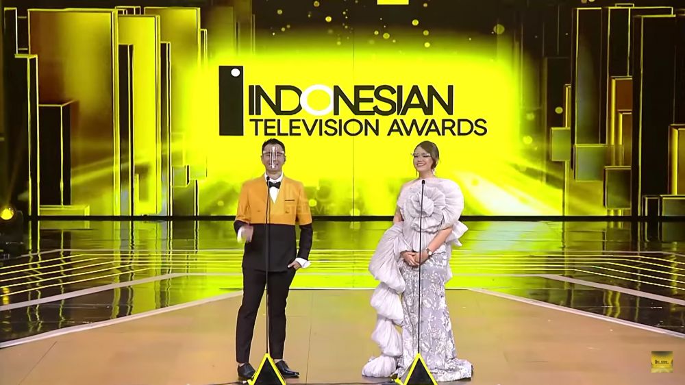 Gaya Amanda Manopo di acara penghargaan © berbagai sumber Gaya Amanda Manopo di acara penghargaan © berbagai sumber