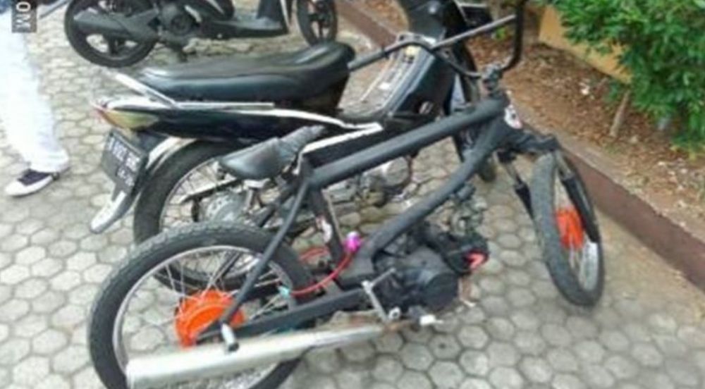 Sepeda jadi motor  Berbagai sumber