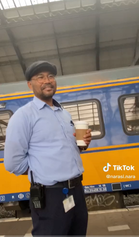 Petugas kereta api di Belanda ini ternyata lancar bahasa Jawa, logatnya medok banget