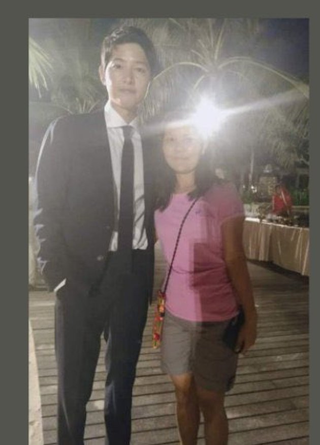 momen song joong-ki hadiri kondangan © berbagai sumber momen song joong-ki hadiri kondangan © berbagai sumber