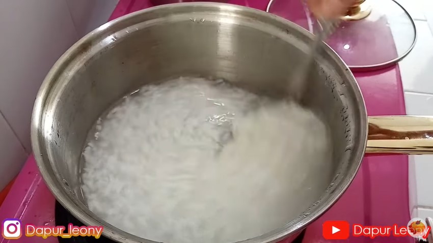 8 Cara membuat bubur nasi lembut dan tidak gosong, cuma 10 menit