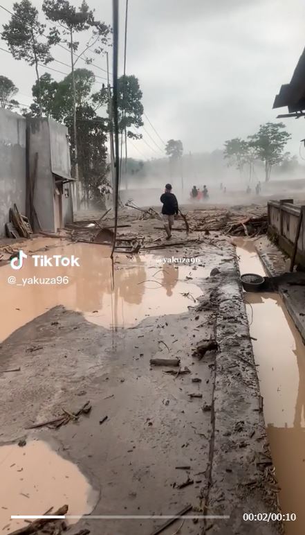 Dampak erupsi Gunung Semeru © 2022 TikTok