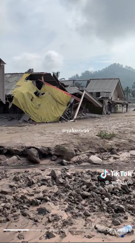 Dampak erupsi Gunung Semeru © 2022 TikTok